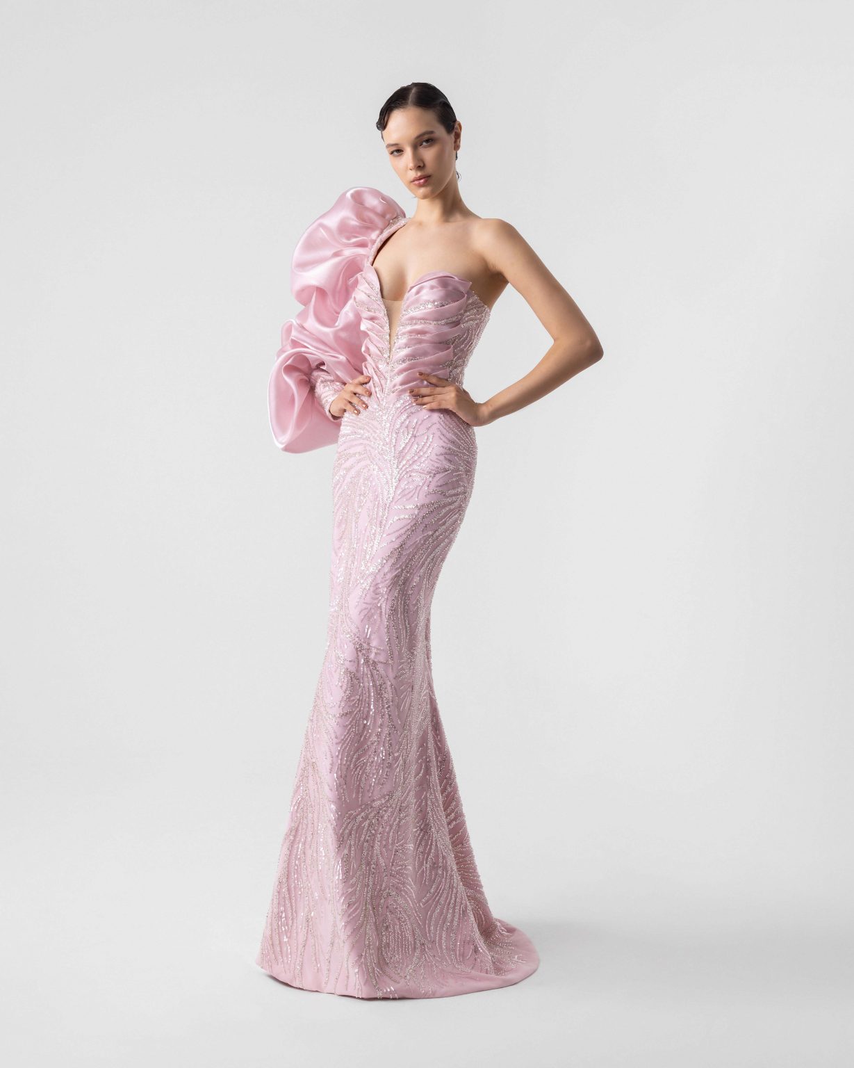 Imposing Sleeve, Plunging V  Blossom Pink Evening Gown